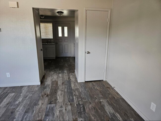 Foto del edificio - 50 S 200 W