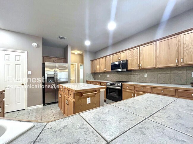 Building Photo - 2422 Cadara Woods