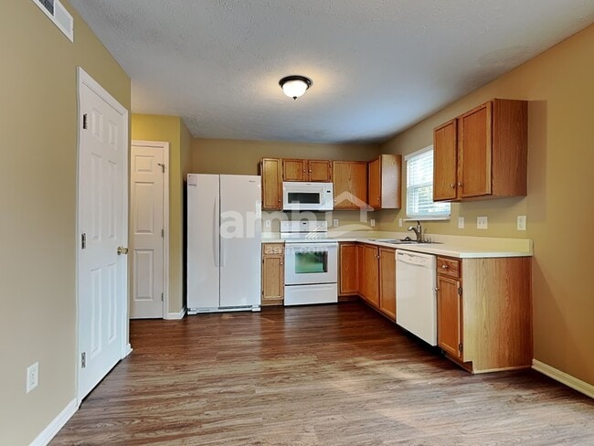 Building Photo - 640 Linden Creek