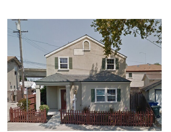 Fachada de la casa desde la calle T. - 3517 T St