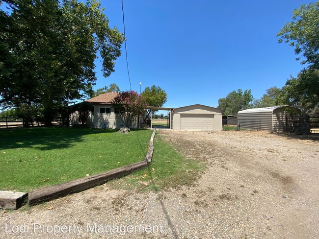 Building Photo - 3 br, 1.5 bath House - 20090 N KENNEFICK ROAD