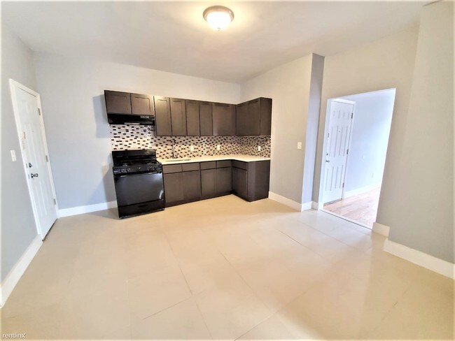 Foto del edificio - 3 br, 1 bath  - 6 Roosevelt Ter 1L