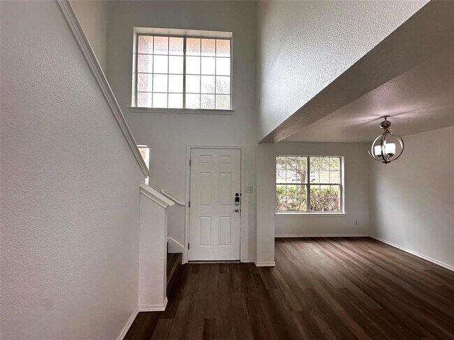 Foto del edificio - 722 Lavaca Loop