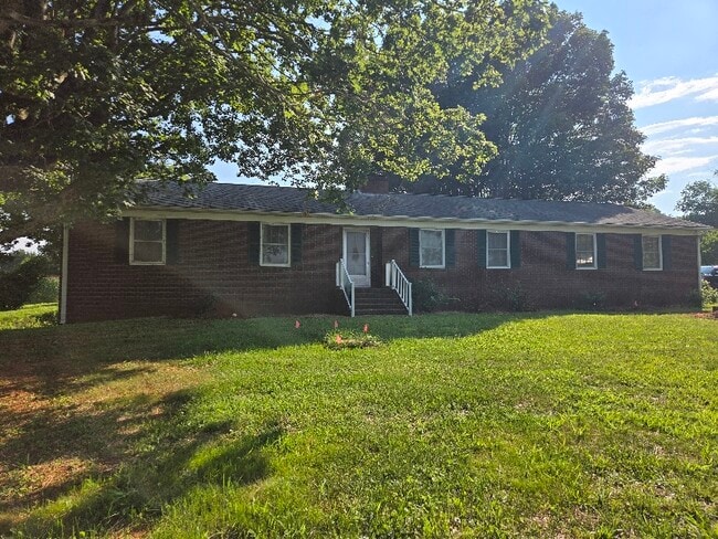 Building Photo - 13935 Cool Springs Rd