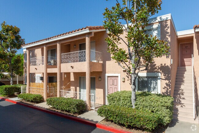 Vista al edificio - South Coast Fountains