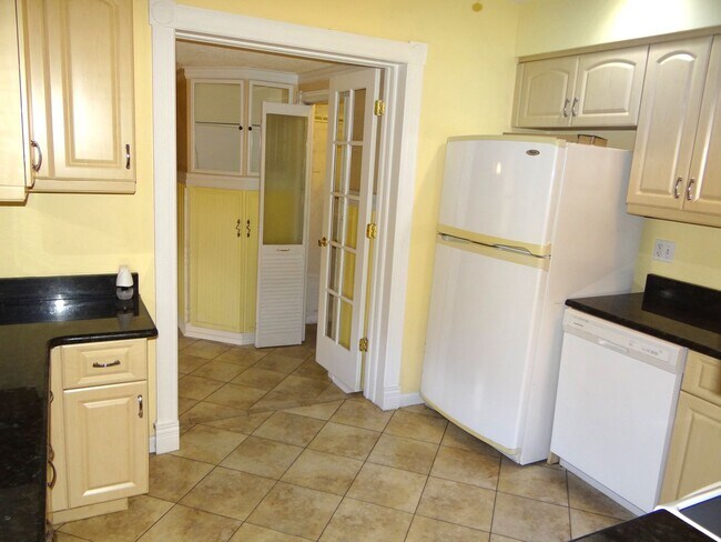 Foto del edificio - Centrally located home in St Pete - Move I...
