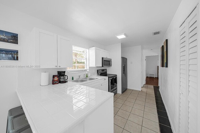 Foto del edificio - 1046 SW 13th Ct