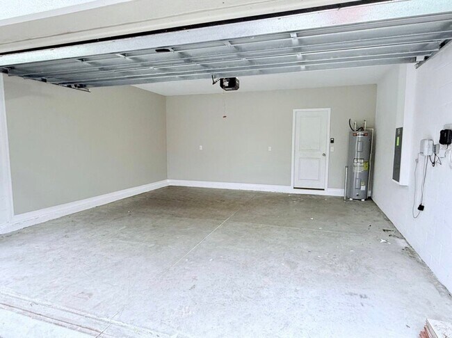 Building Photo - 7109 Amelia Cove Ct
