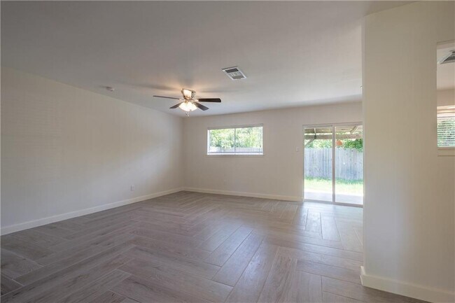 Building Photo - 2311 Singletree Ave