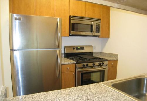 Building Photo - 445 W 37th St