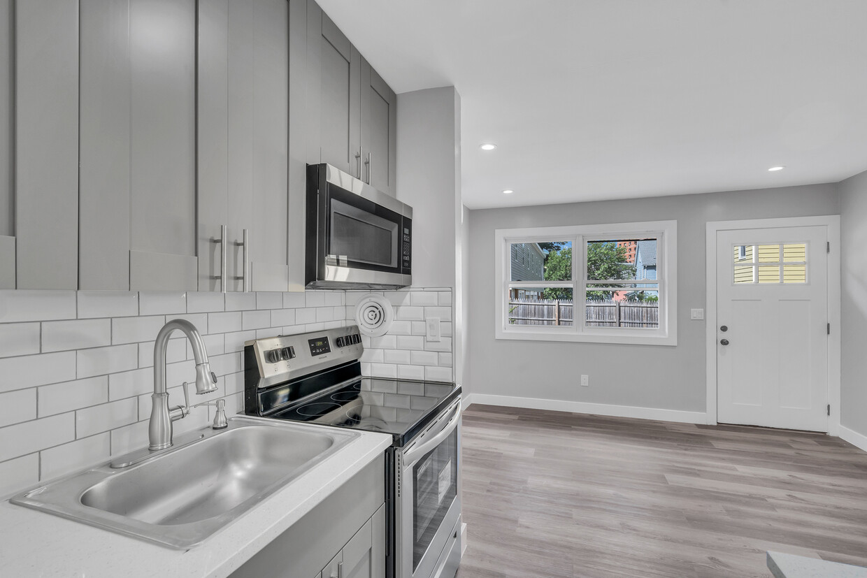 Foto principal - 1300 Fulton St