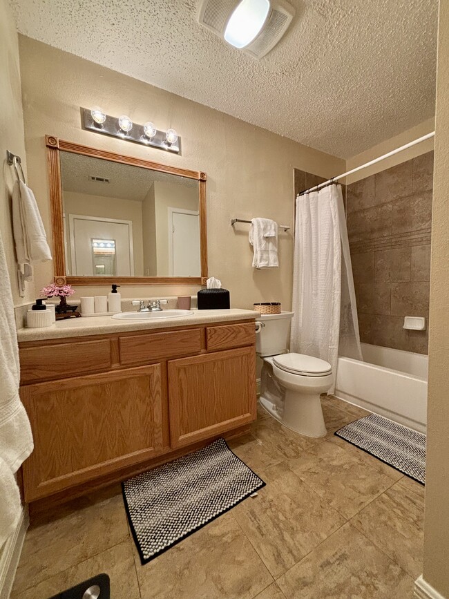 Building Photo - 103 Fenway Loop