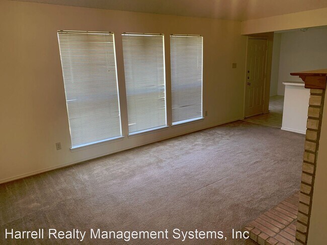 Foto del edificio - 3 br, 2 bath House - 9117 Royal Lane