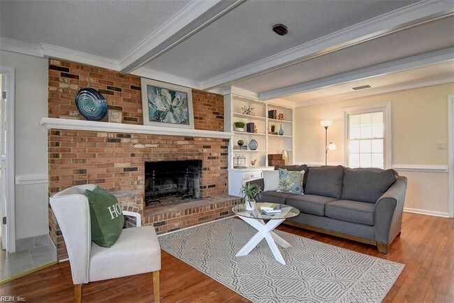 Building Photo - 5 bedroom in Chesapeake VA 23322