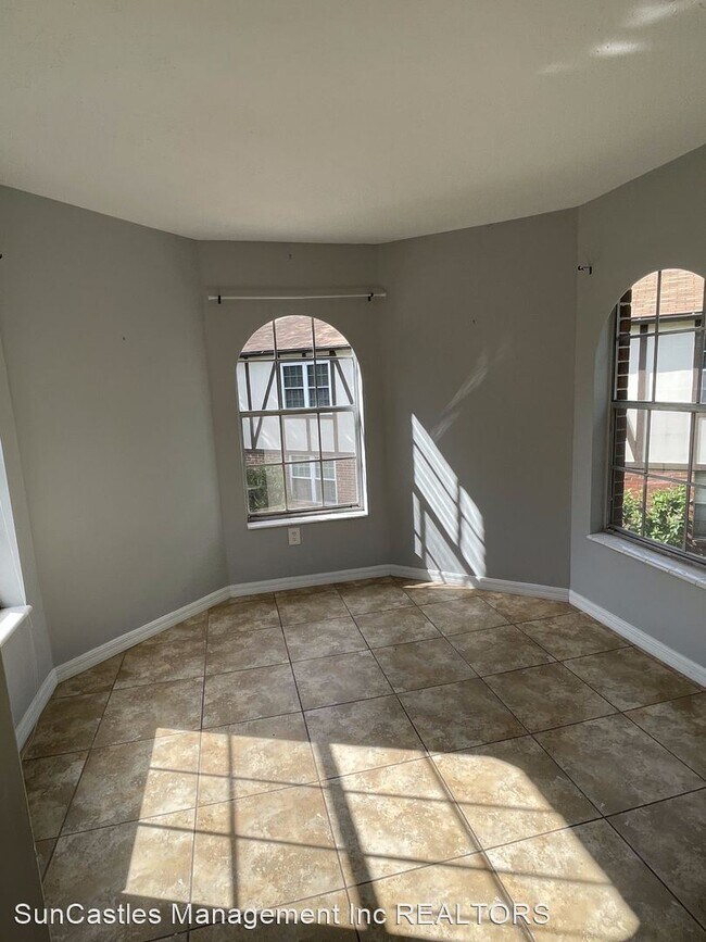 Building Photo - 3 br, 2 bath House - 5461 Hansel Ave  Unit H6