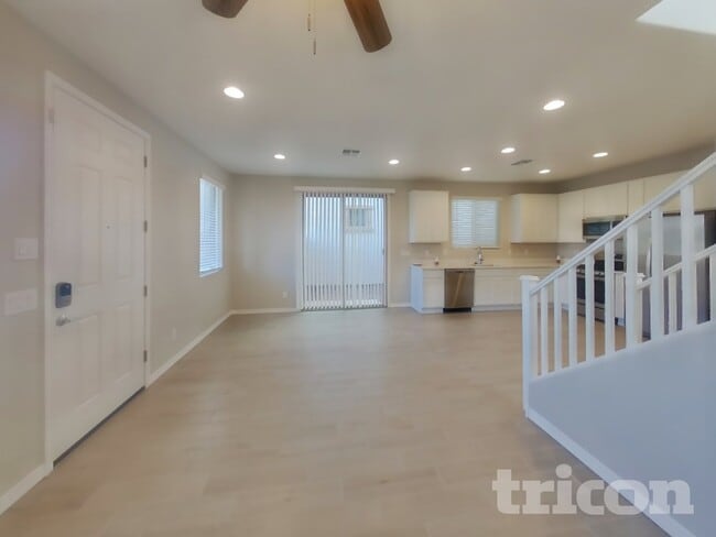 Building Photo - 5830 W Wood St