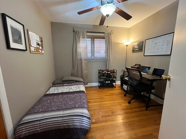Foto del edificio - 421 Edgewood Pl