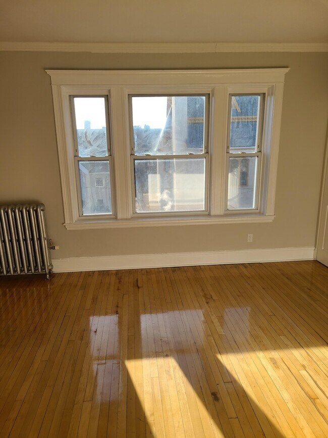 Foto del edificio - 4 Farrington Ave