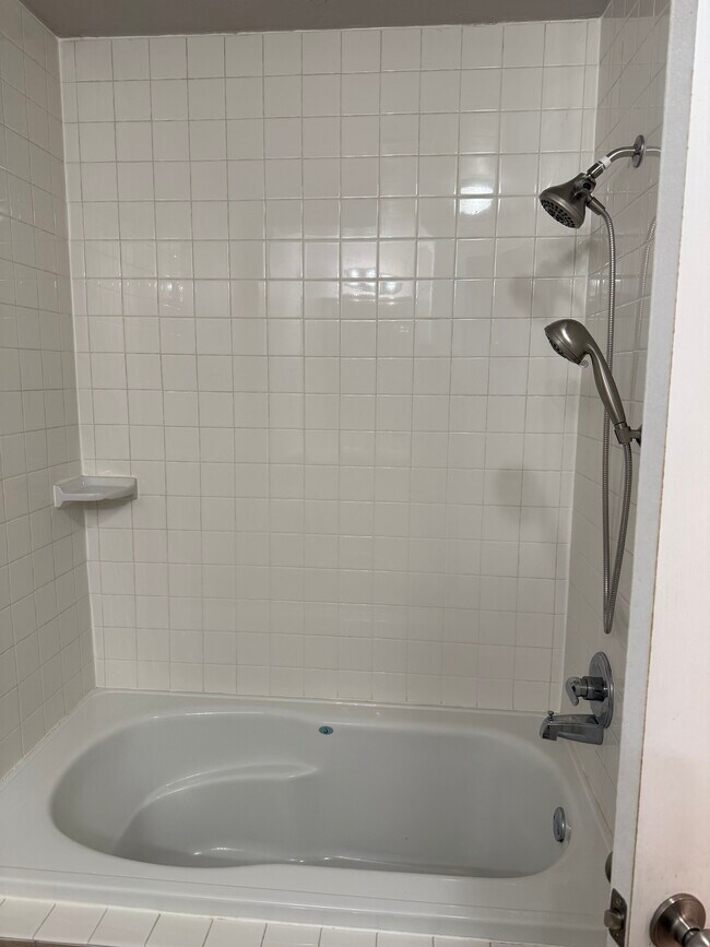 Foto del edificio - 1213 Iowa St