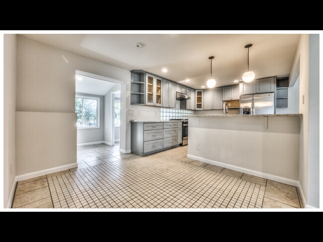 Building Photo - 600 Squires Rd
