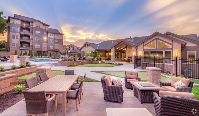 Luxury Outdoor Spaces - Park 120 Oak Hills