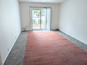 Building Photo - 2601 Bellefontaine