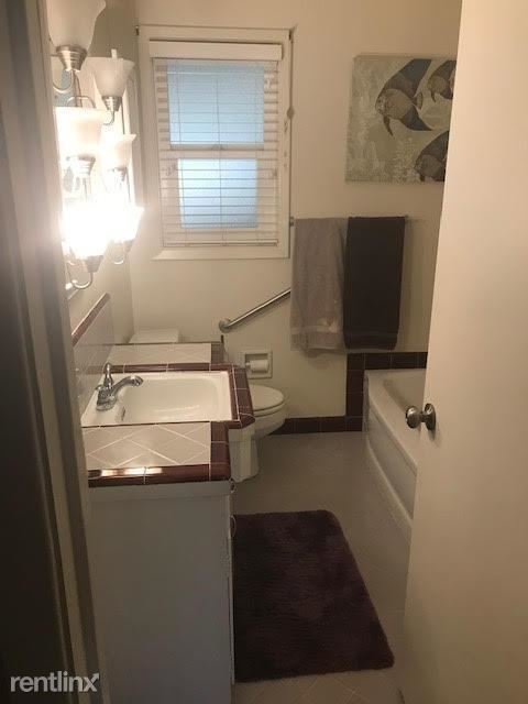 Building Photo - 3 br, 1 bath House - 1171 Clarendon Street