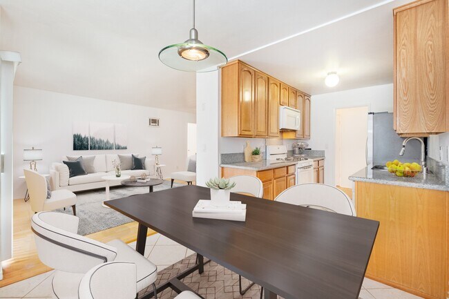 Foto del edificio - 1535 Granville Ave