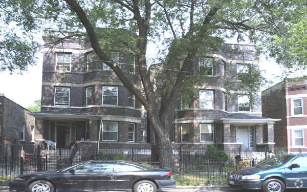 Primary Photo - 4240-4242 W Adams St