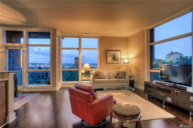 Foto del edificio - Executive condo at the Roberson building i...