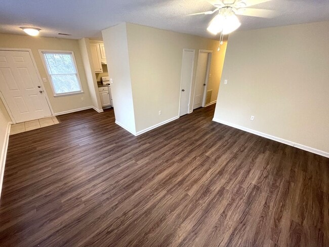 Building Photo - PARK RIDGE CT - 185/187