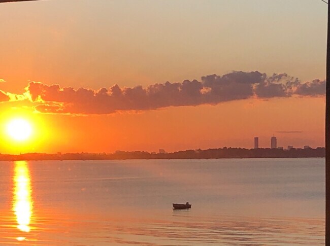 Foto del edificio - 803 Sea St
