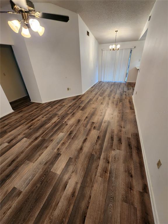 Foto del edificio - 13909 Henson Cir