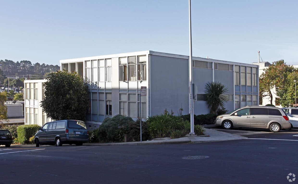 Primary Photo - 1280 Sullivan Ave