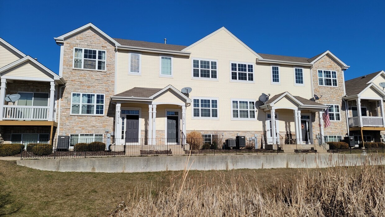 1374 Carolyn Ct, Yorkville, IL 60560 Townhome Rentals in Yorkville IL