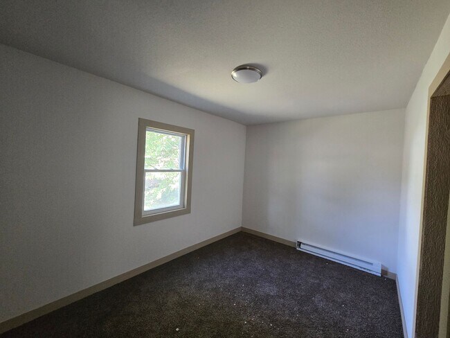 Building Photo - Cute 2 bed 1 bath home!