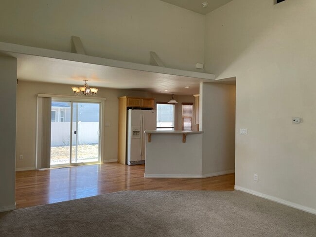Foto del edificio - Check out this 3 bedroom, 2 1/2 bath, 2 ca...