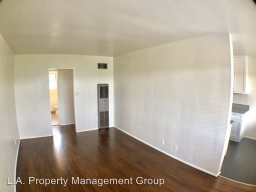Building Photo - 826 N Market St