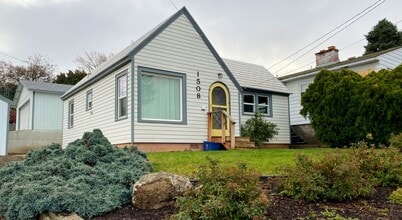 Building Photo - 1508 Mt Hood St