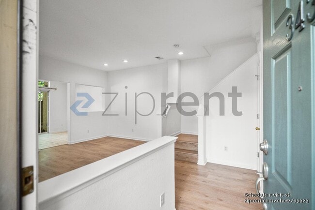 Building Photo - 343 Oleander Dr