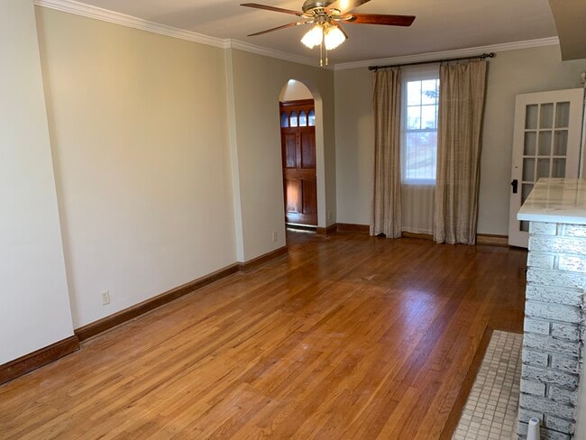 Building Photo - 524 Whittier St NW