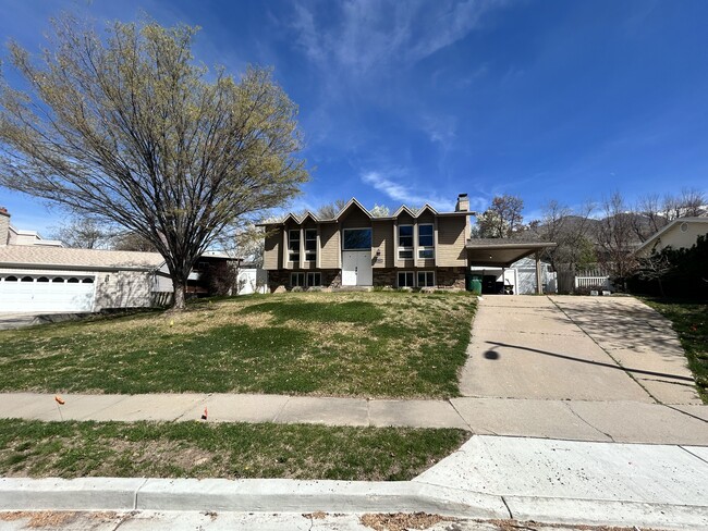 Frente - 1001 E 300 S