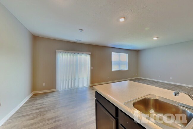 Foto del edificio - 1810 Downey Ln
