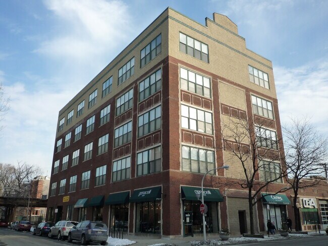 Building Photo - 999 Wolfram W St