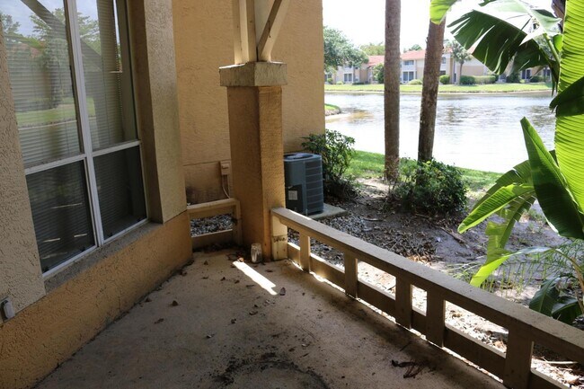 Foto del edificio - 4799 Via Palm Lakes