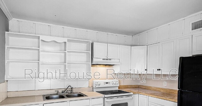 Foto del edificio - 113 S Grove St