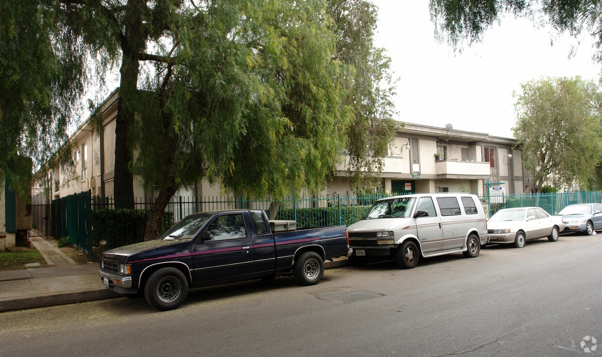 Building Photo - 9022 Cedros Ave