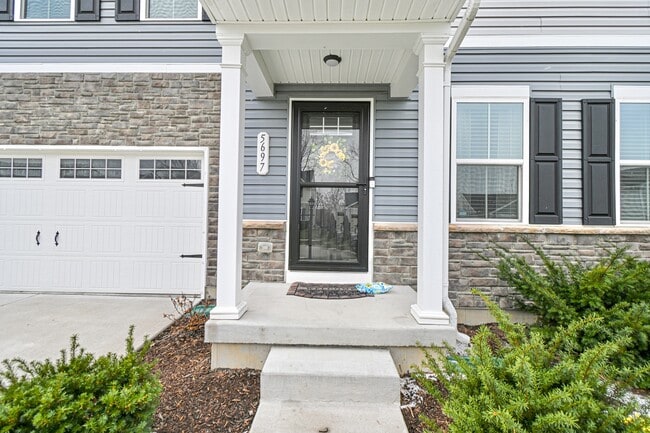 Building Photo - 5697 Julia Kate Dr