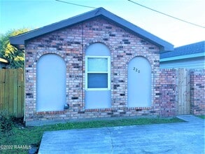 Building Photo - 220 Briarcliff Dr