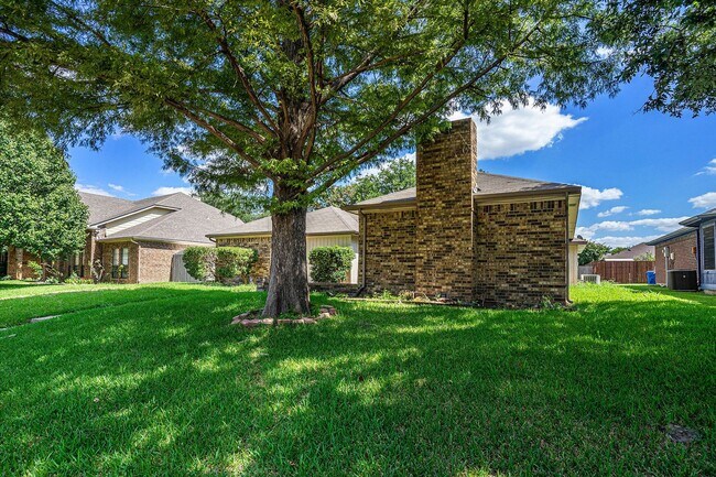 Foto del edificio - Handsome, Brick Home in Rowlett